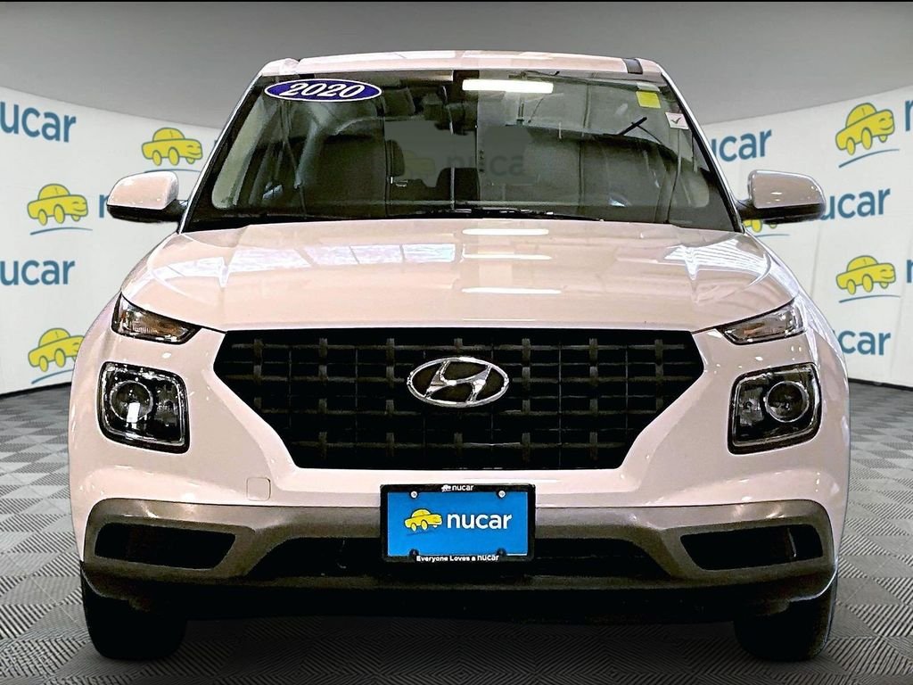Used 2020 White Hyundai SE image 2