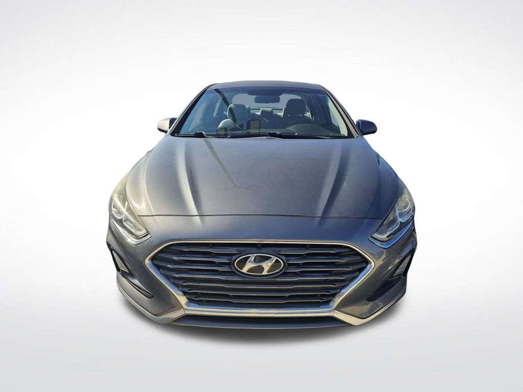 Used 2019 Gray Hyundai SE image 5