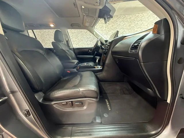Used 2021 Gray Nissan SL image 9