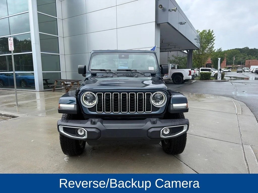 Used 2025 Fathom Blue Pearlcoat Jeep Sahara image 3