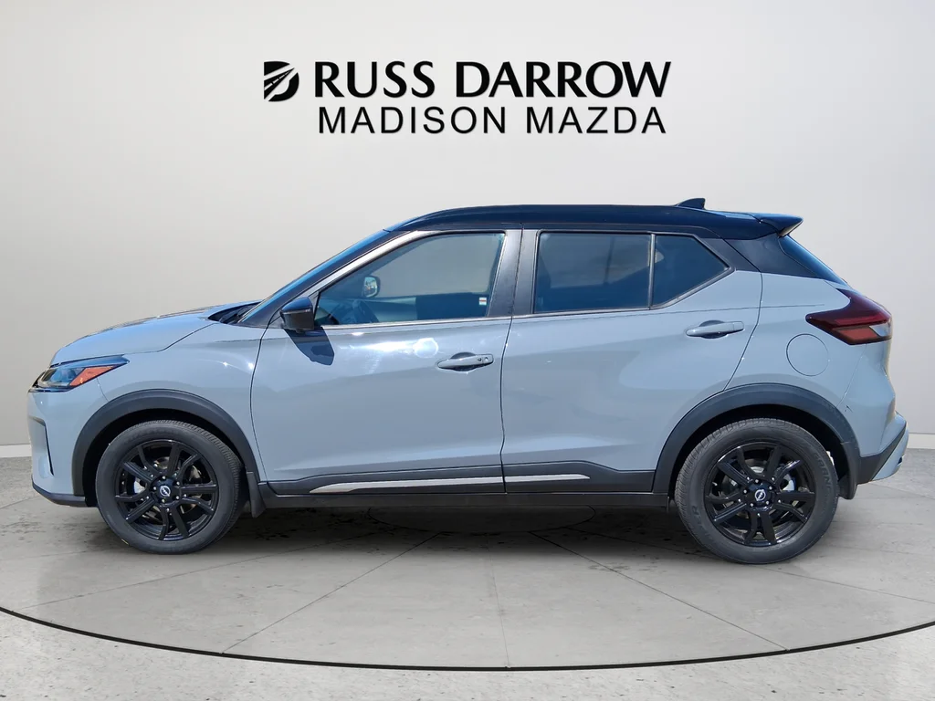Used 2023 Gray Nissan SR image 2
