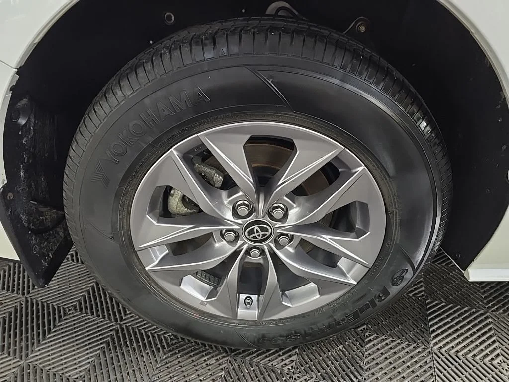 Used 2021 White Toyota XLE image 14
