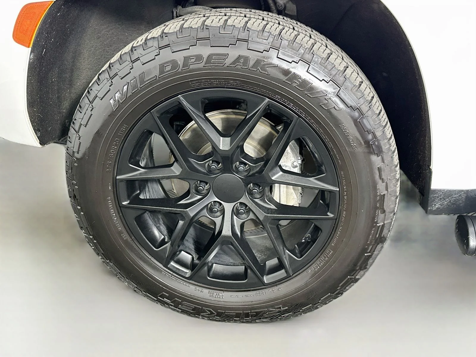 Used 2021 Summit White Chevrolet Z71 image 35