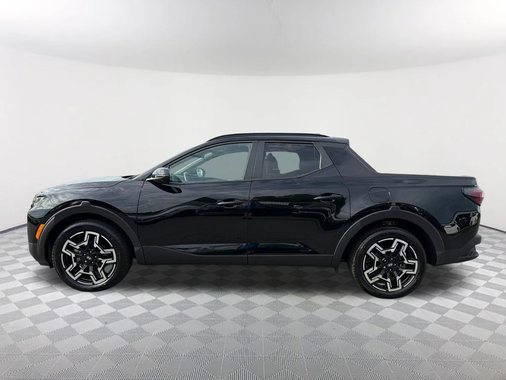 Used 2025 Black Hyundai Limited image 8