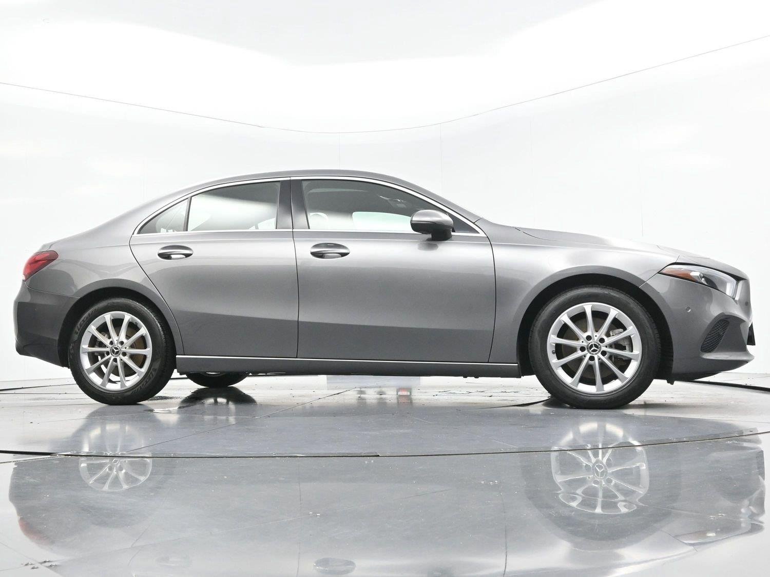 Used 2019 Mountain Grey Metallic Mercedes-Benz A 220 image 40
