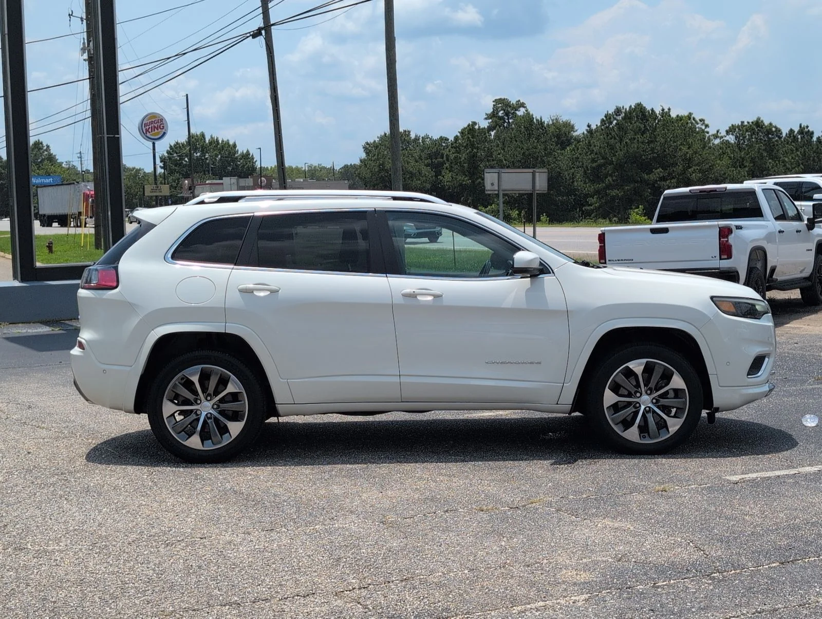 Used 2019 White Jeep Overland image 8