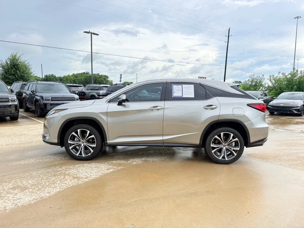 Used 2022 Atomic Silver Lexus  image 9