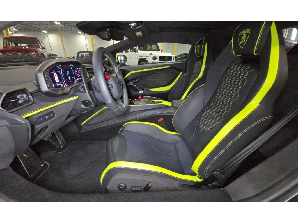 Used 2024 Verde Scandal Metallic Lamborghini Base image 3