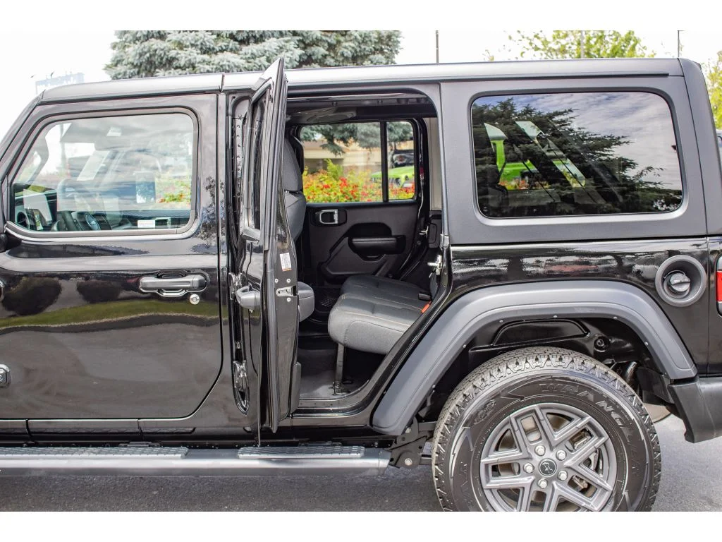 Used 2024 Black Clearcoat Jeep Sport S image 15