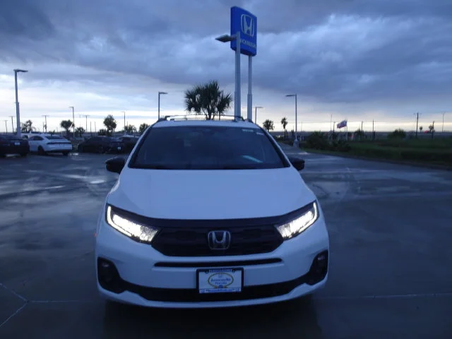 New 2026 Platinum White Pearl Honda Sport-L image 2