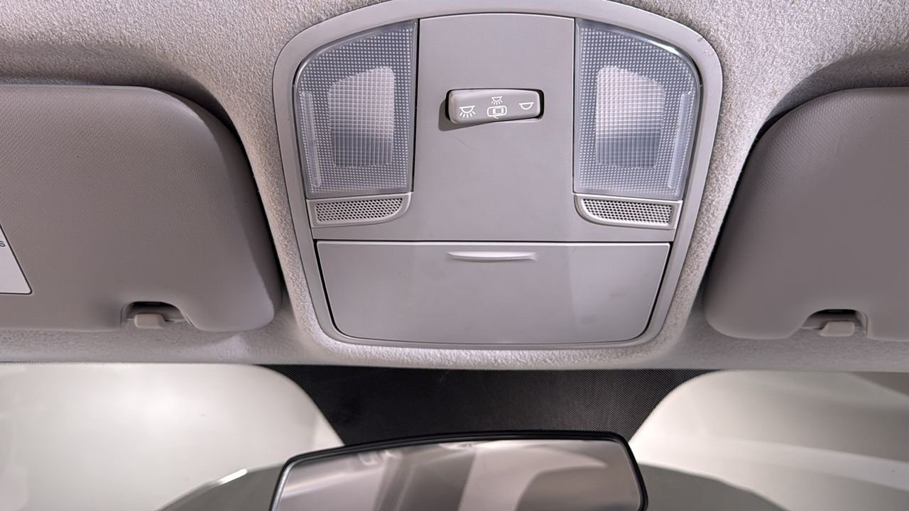 Used 2022 White Kia LX image 11