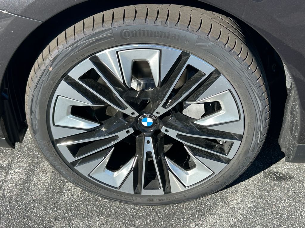 New 2027 Dark Graphite Metallic BMW eDrive40 image 9