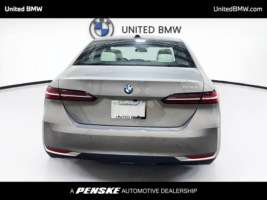 New 2027 Oxide Grey Metallic BMW 530i image 6