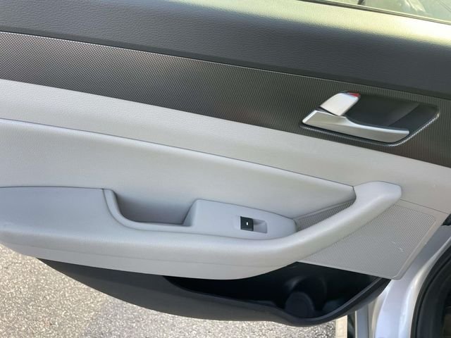 Used 2017 Silver Hyundai Sport image 13