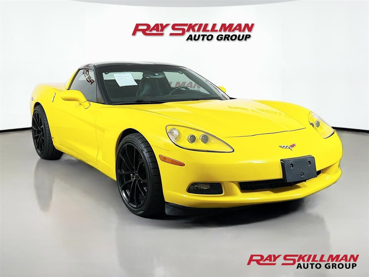 Used 2007 Velocity Yellow Tintcoat Chevrolet 2DR CPE image 1