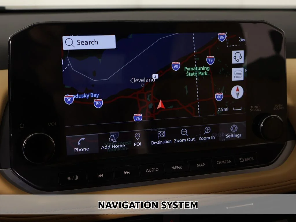 Used 2023  Nissan Platinum image 3