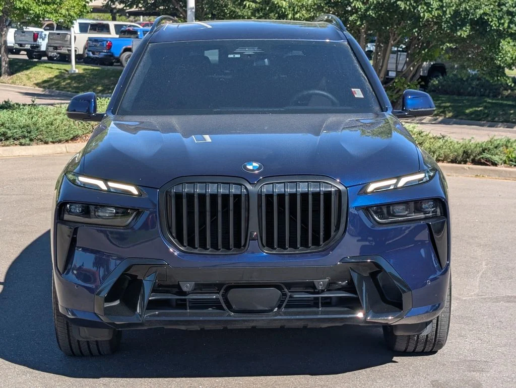 Used 2025 Blue BMW xDrive40i image 9