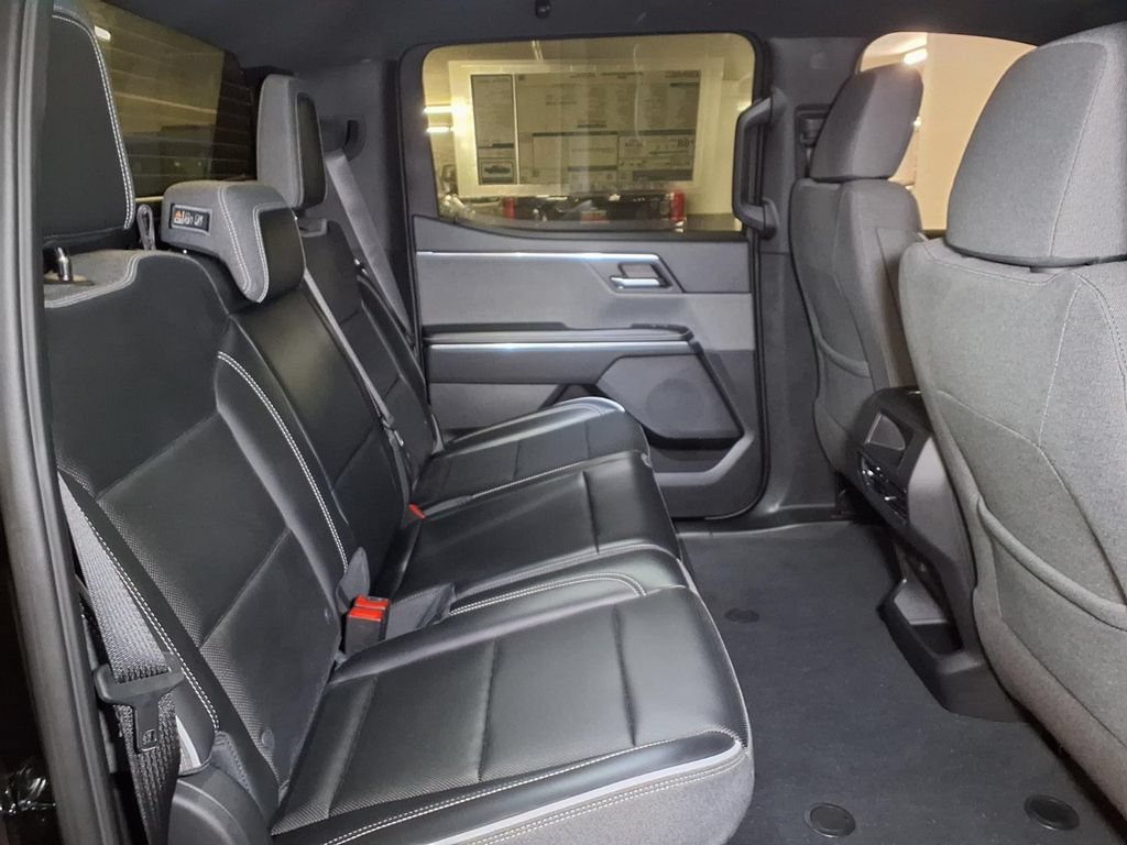 Used 2026 Onyx Black GMC Elevation Extended Range image 7