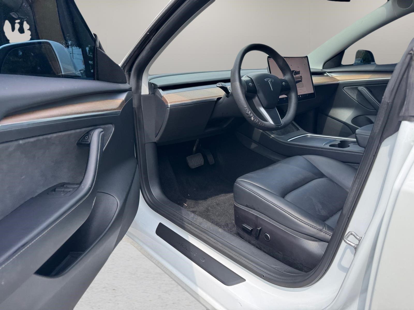 2022 Tesla Model 3 Long Range - Photo 18