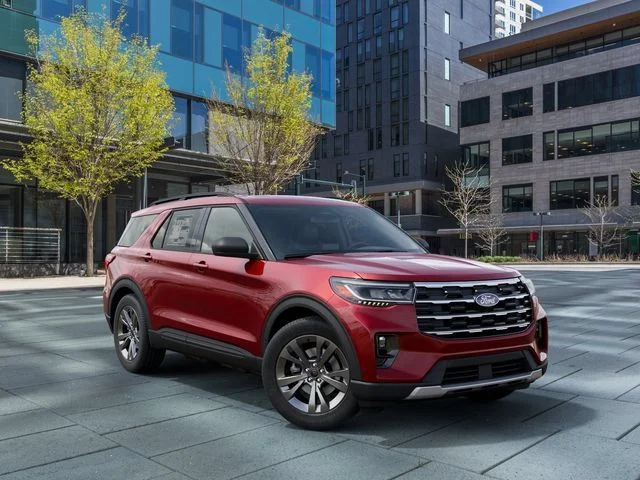New 2027 Ruby Red Metallic Tinted Clearcoat Ford Active image 4