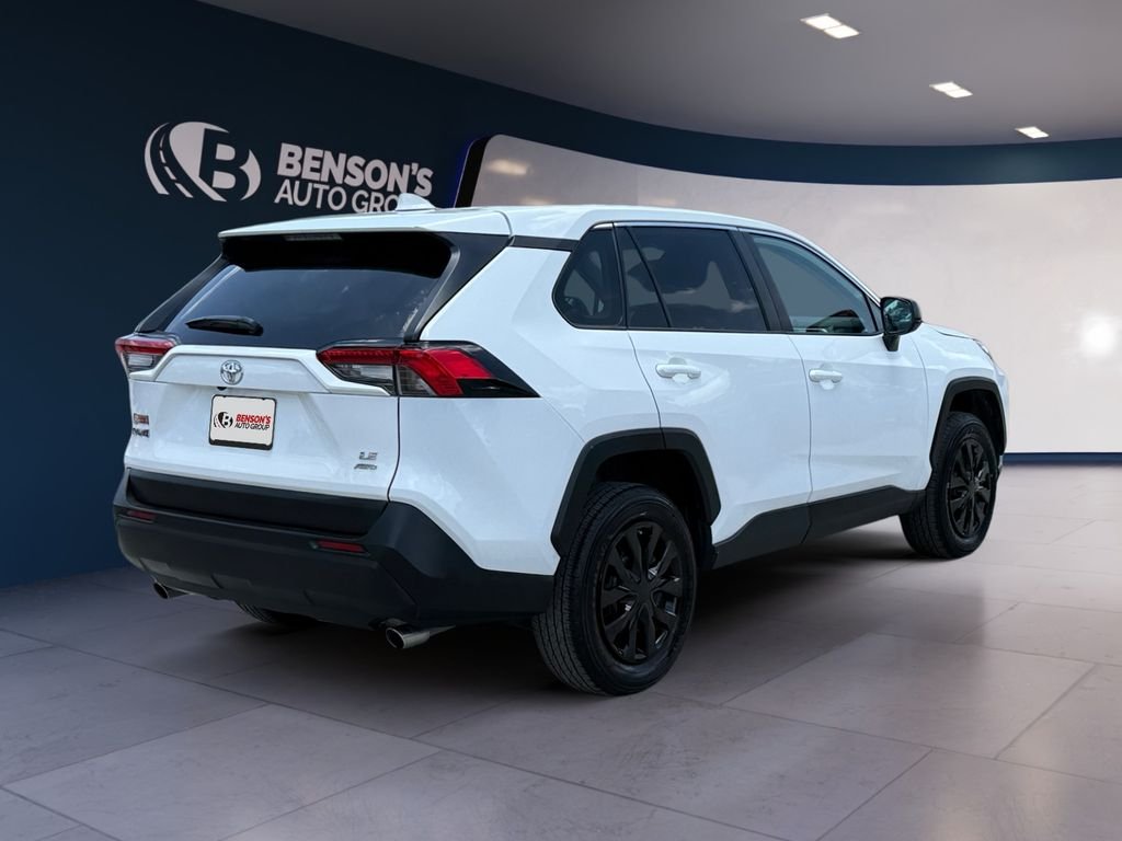 Used 2025 White Toyota LE image 5