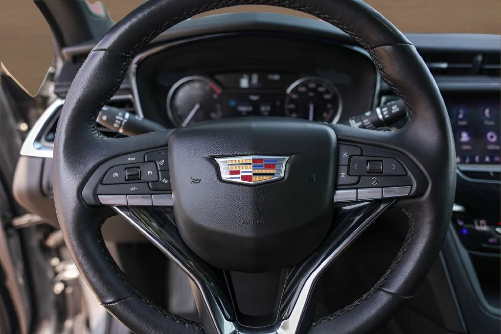Used 2025 Silver Cadillac Premium Luxury image 12
