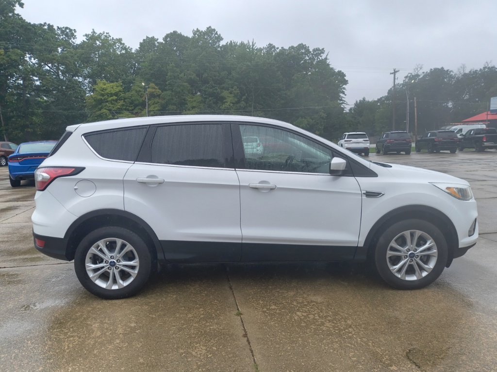 Used 2017 White Ford SE image 3