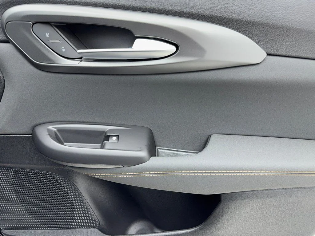 New 2025 Silver Alfa Romeo Base image 43