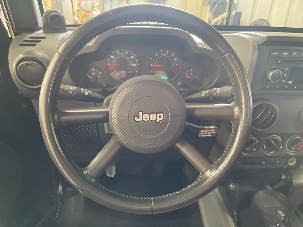 Used 2008 Black Jeep X image 20