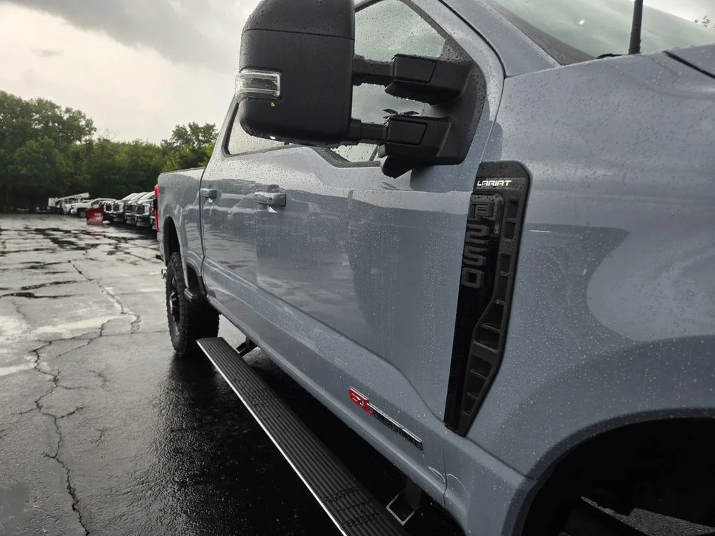 New 2026 Glacier Gray Metallic Tri-Coat Ford F-250® Lariat® image 30