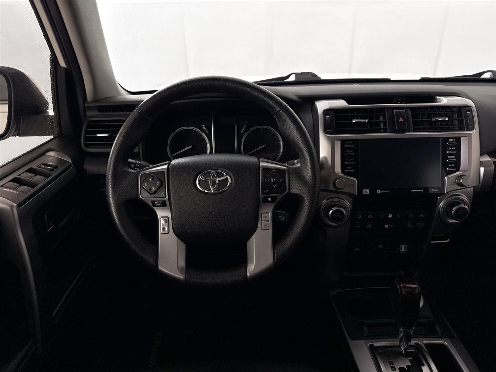 Used 2020 Blizzard Pearl Toyota Limited image 32