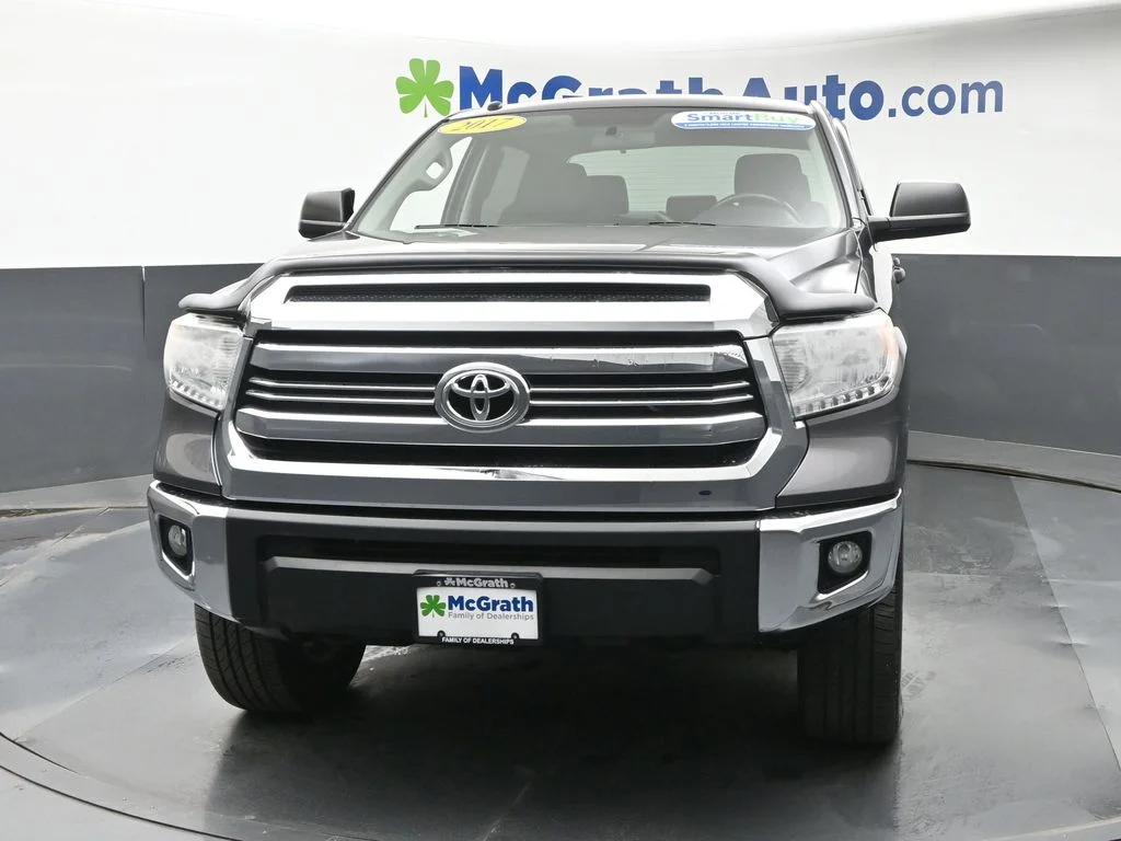 Used 2017 Gray Toyota SR5 image 6