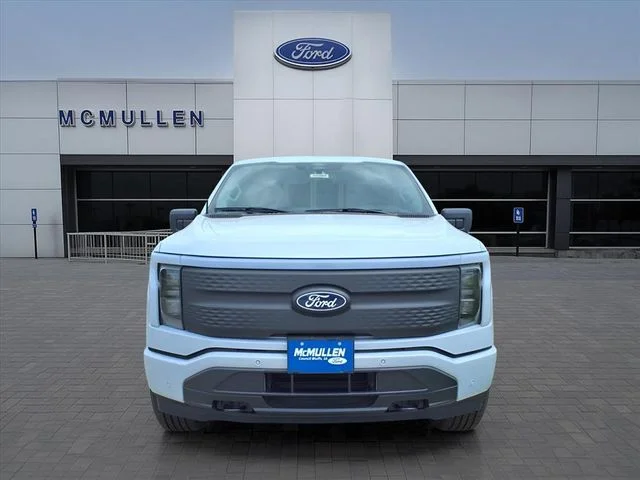 2025 Ford F-150 Lightning Flash - Photo 36