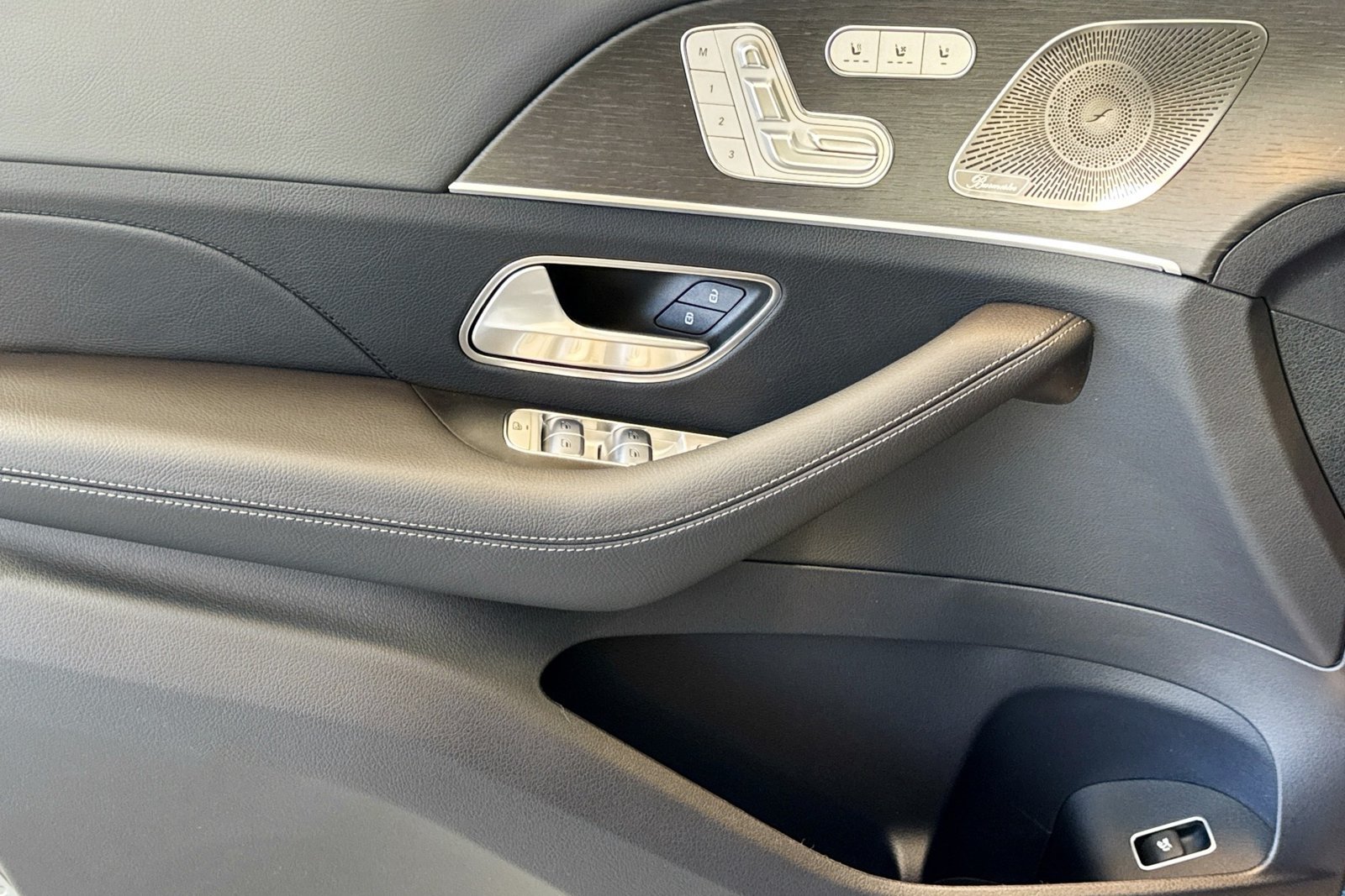 New 2026 Selenite Grey Metallic Mercedes-Benz GLS 450 image 16