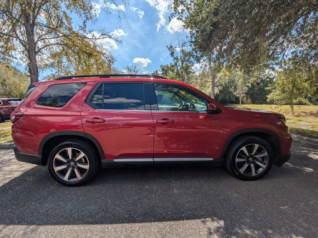 Certified Used 2025 Radiant Red Metallic II Honda Touring image 3