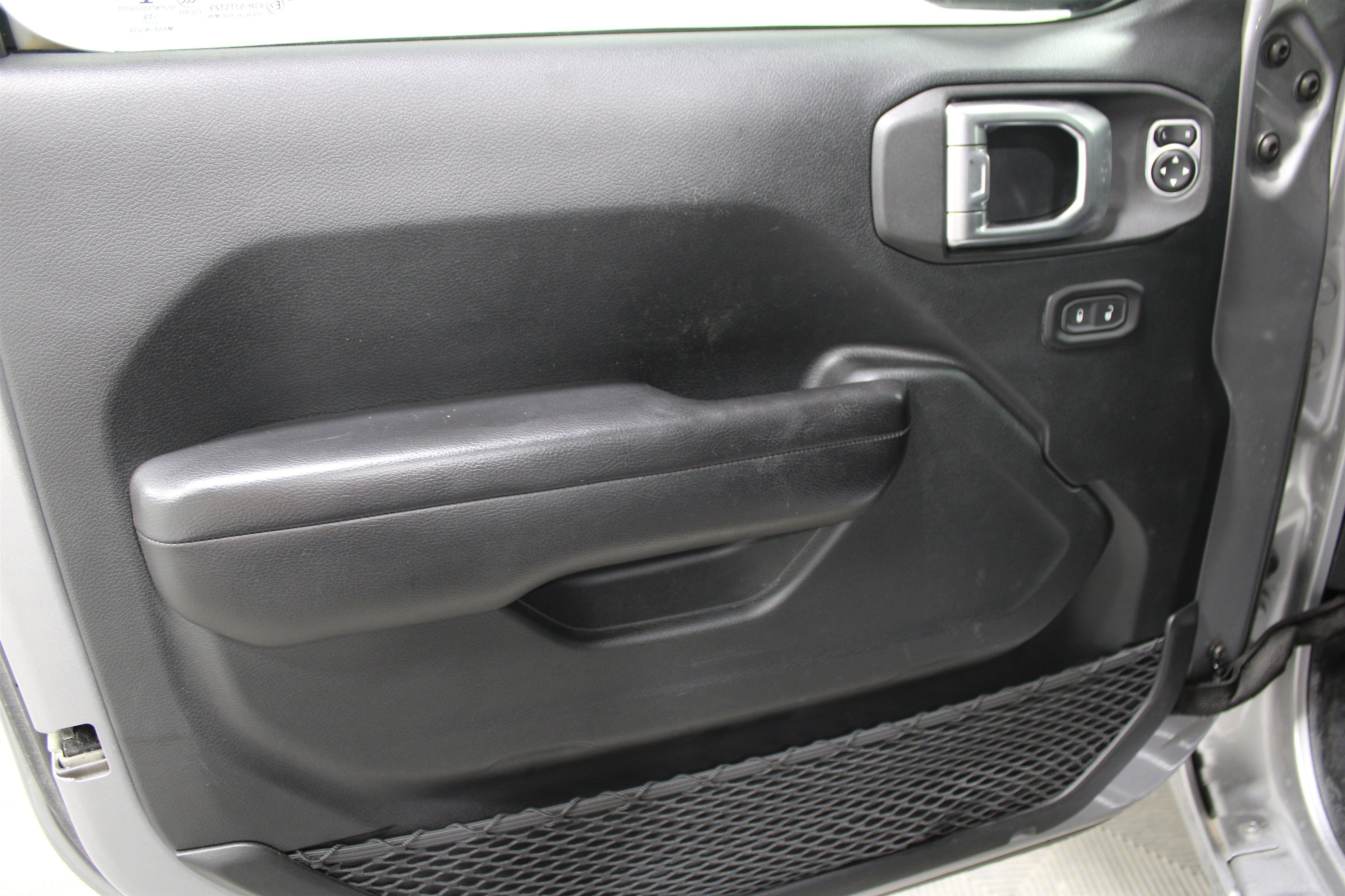 Used 2020 Billet Silver Metallic Clearcoat Jeep Sport S image 6