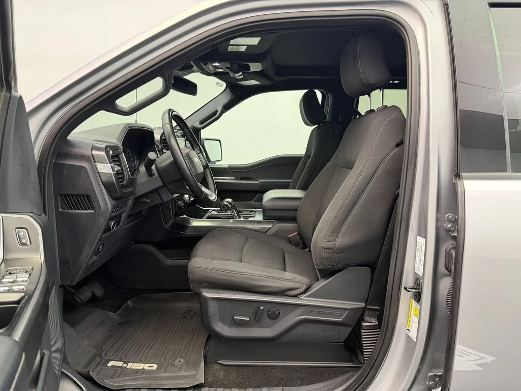 Used 2023 Iconic Silver Metallic Ford XLT image 5