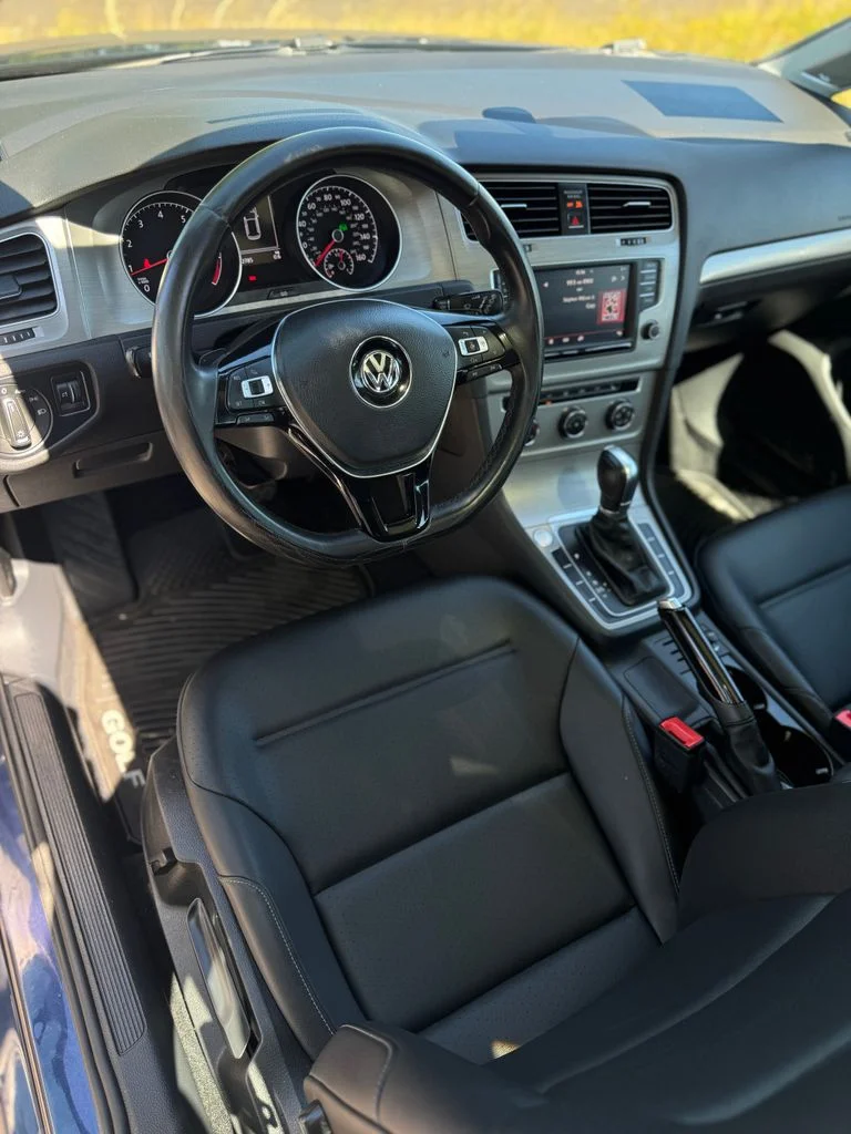 Used 2016 Night Blue Metallic Volkswagen TSI SE 4-Door image 29