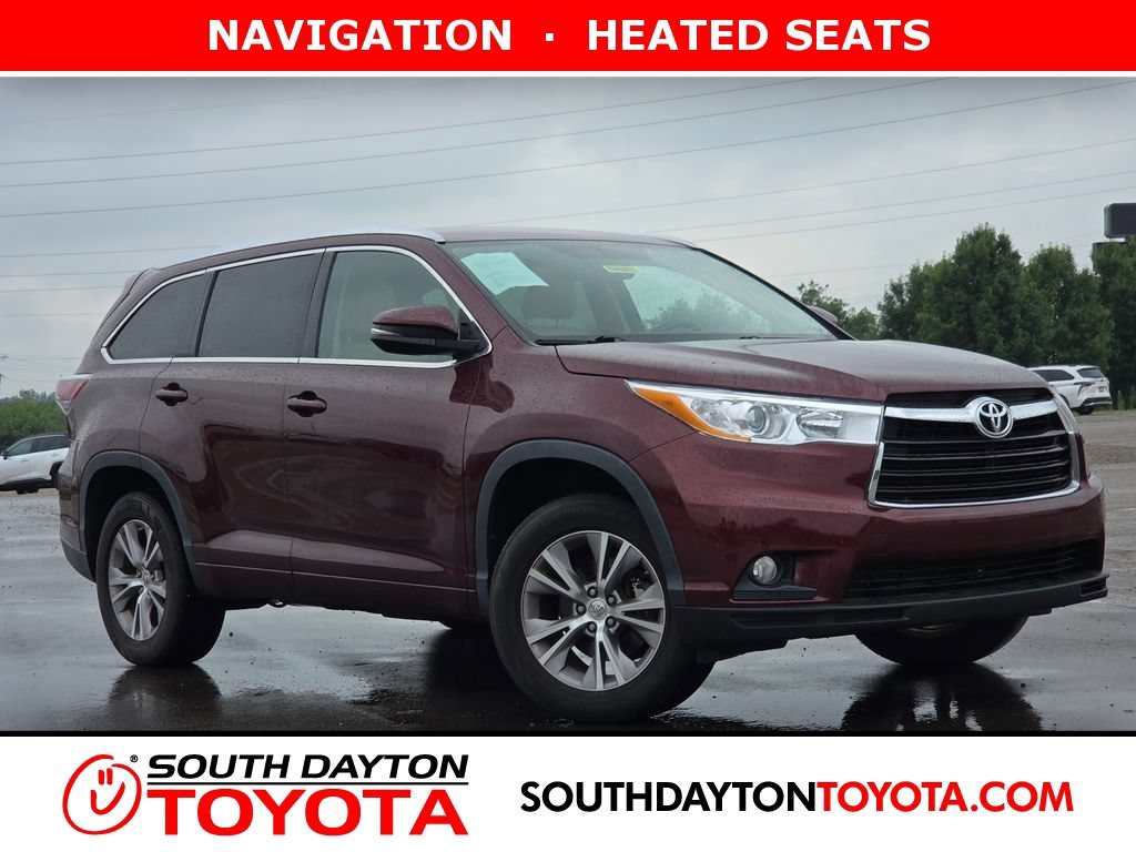 Used 2015 Ooh La La Rouge Mica Toyota XLE V6 image 1