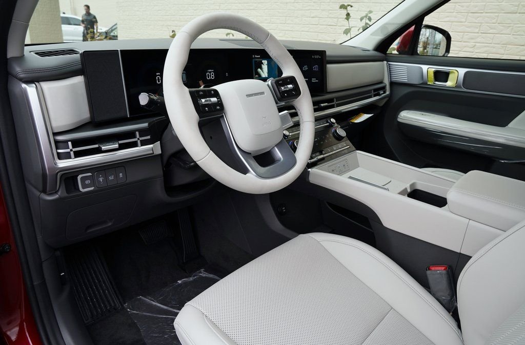 2025 Hyundai Santa Fe SEL - Photo 11