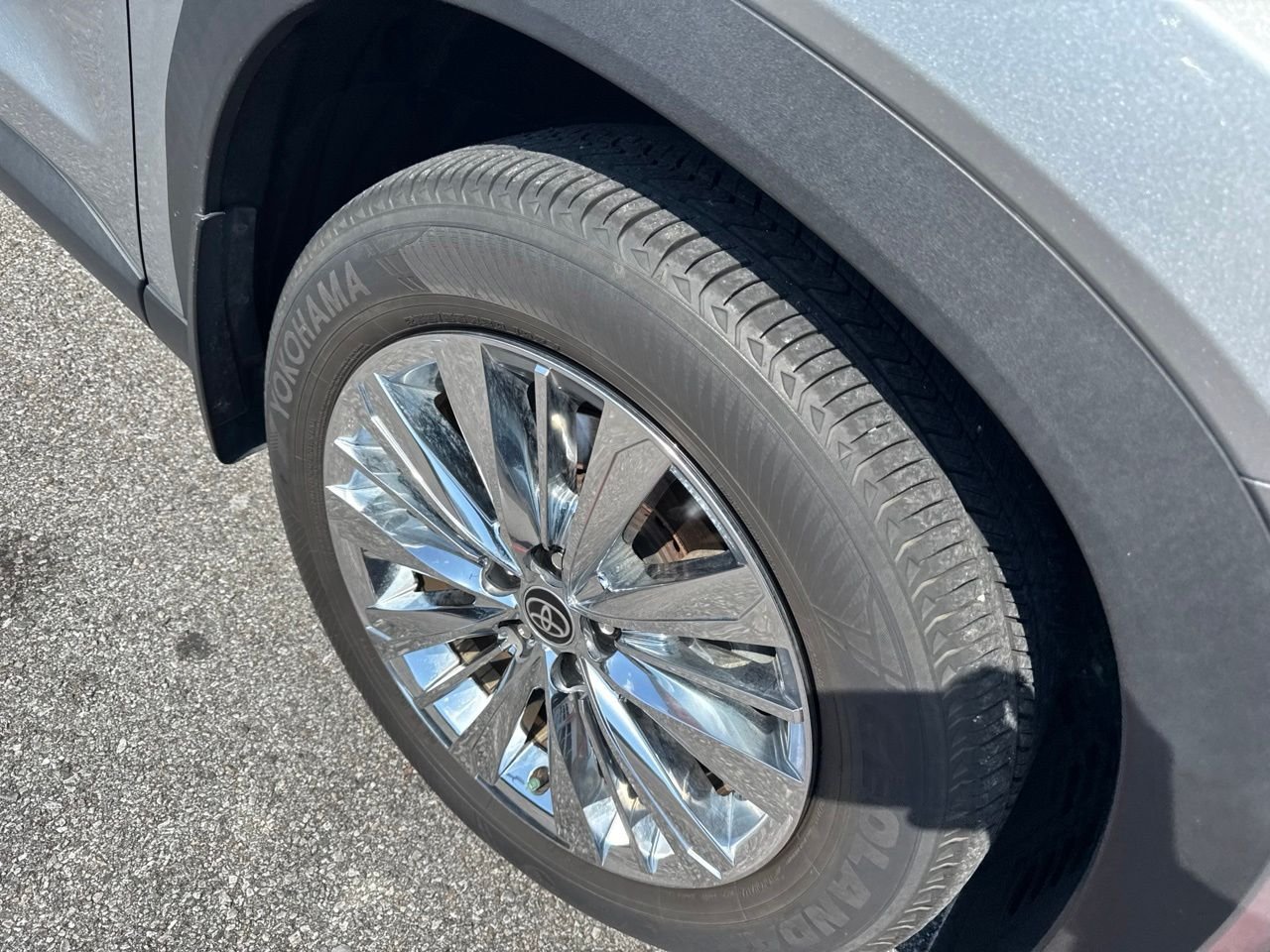 Used 2024 Silver Toyota Platinum image 4