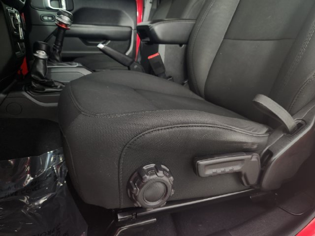 2020 Jeep Wrangler Unlimited Sahara - Photo 11