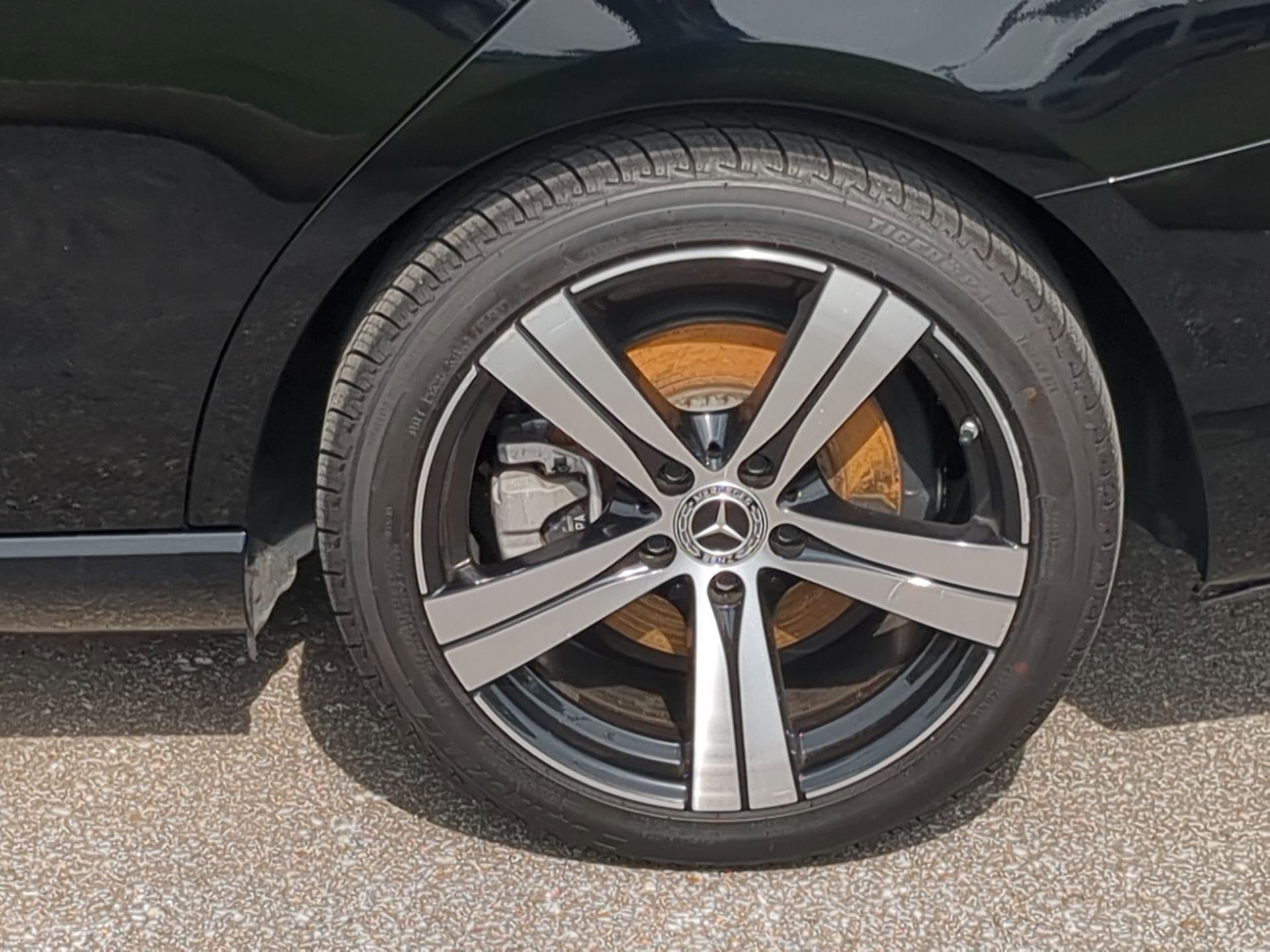 2025 Mercedes-Benz C-Class Sedan C 300 - Photo 11