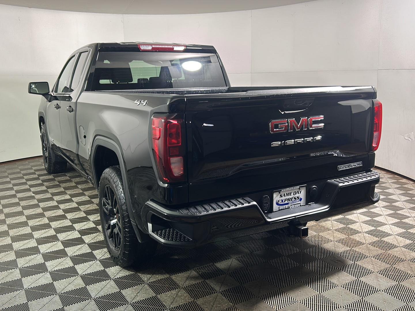 Used 2024 Onyx Black GMC Elevation image 9