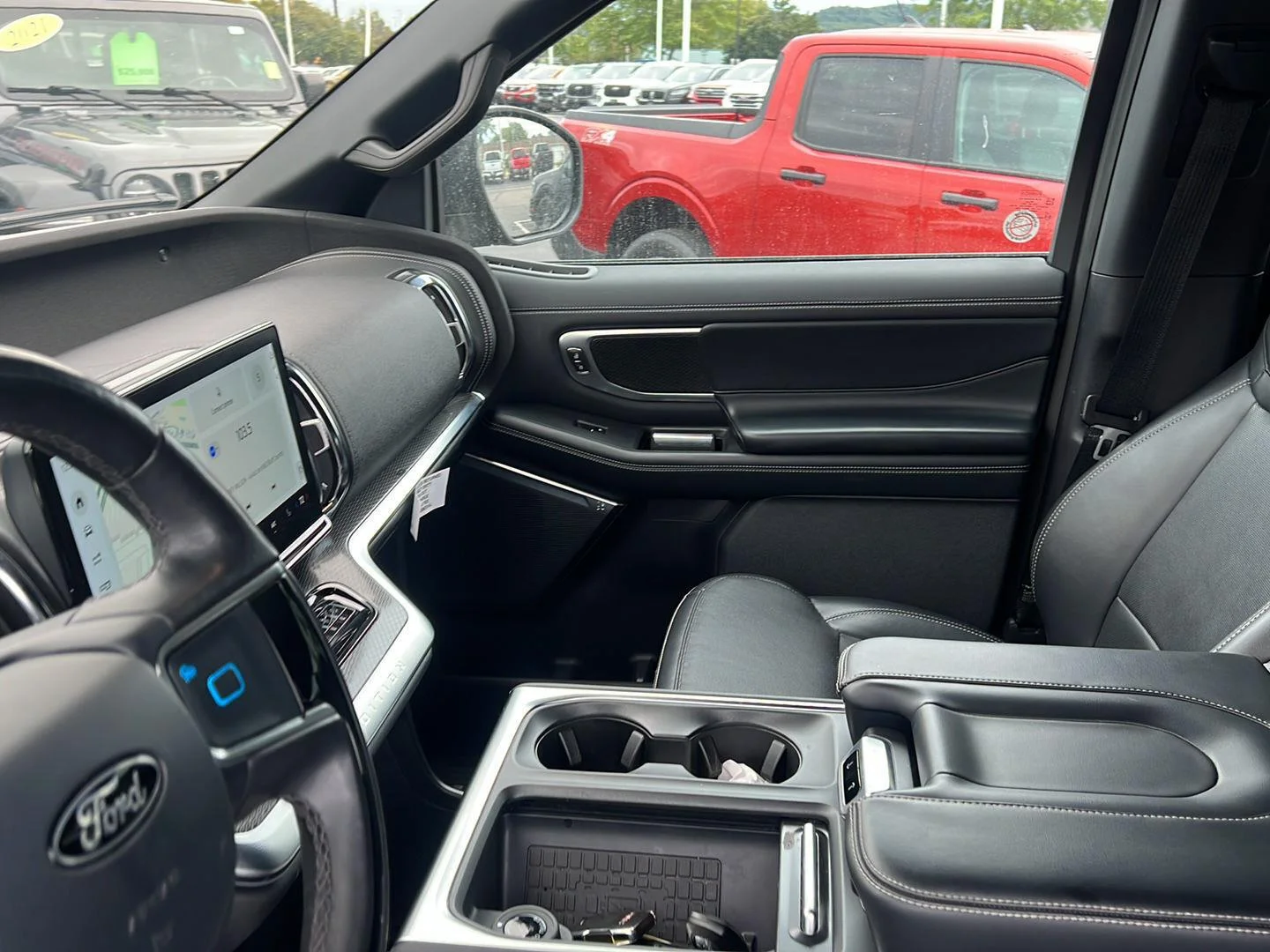 Used 2025 Agate Black Ford Platinum image 19