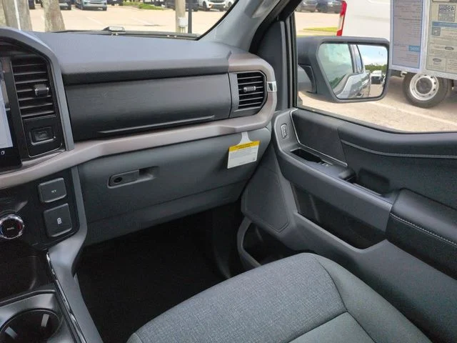 New 2026 Iconic Silver Metallic Ford XLT image 16