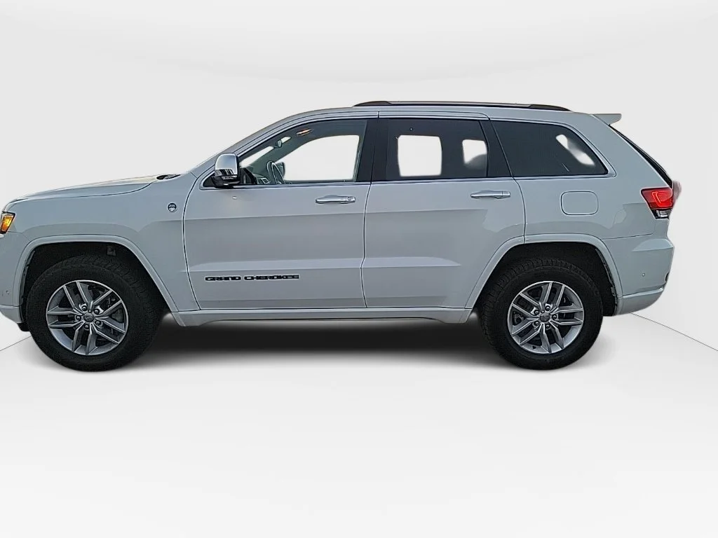 Used 2018 White Jeep Overland image 11