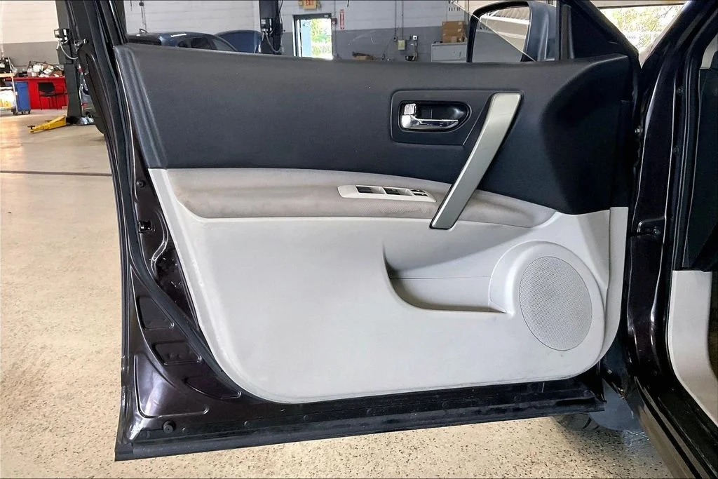 Used 2011 Black Nissan SV image 23