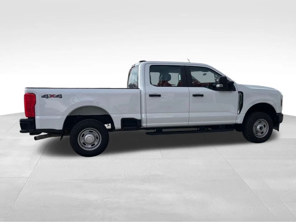 Used 2024 White Ford XL image 5