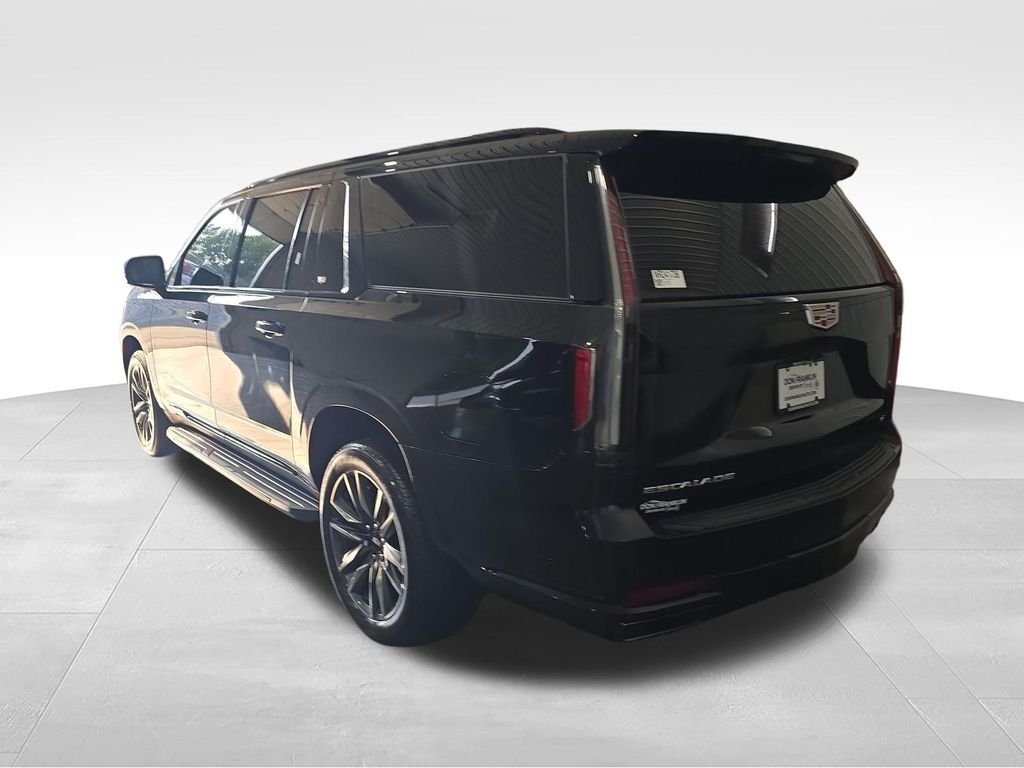 Used 2022 Black Cadillac Sport image 3